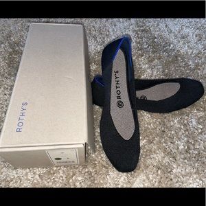 Rothys Flats style # 042-002